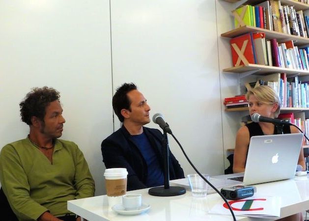 Artist and book co-editor Simón Vega and Y.ES Founder Mario Cader-Frech being interviewed by Y.ES Director and book co-editor Claire Breukel. Artista y co-editor del libro Simón Vega y el fundador de Y.ES Mario Cader-Frech siendo entrevistados por la directora y co-editora del libro Claire Breukel.