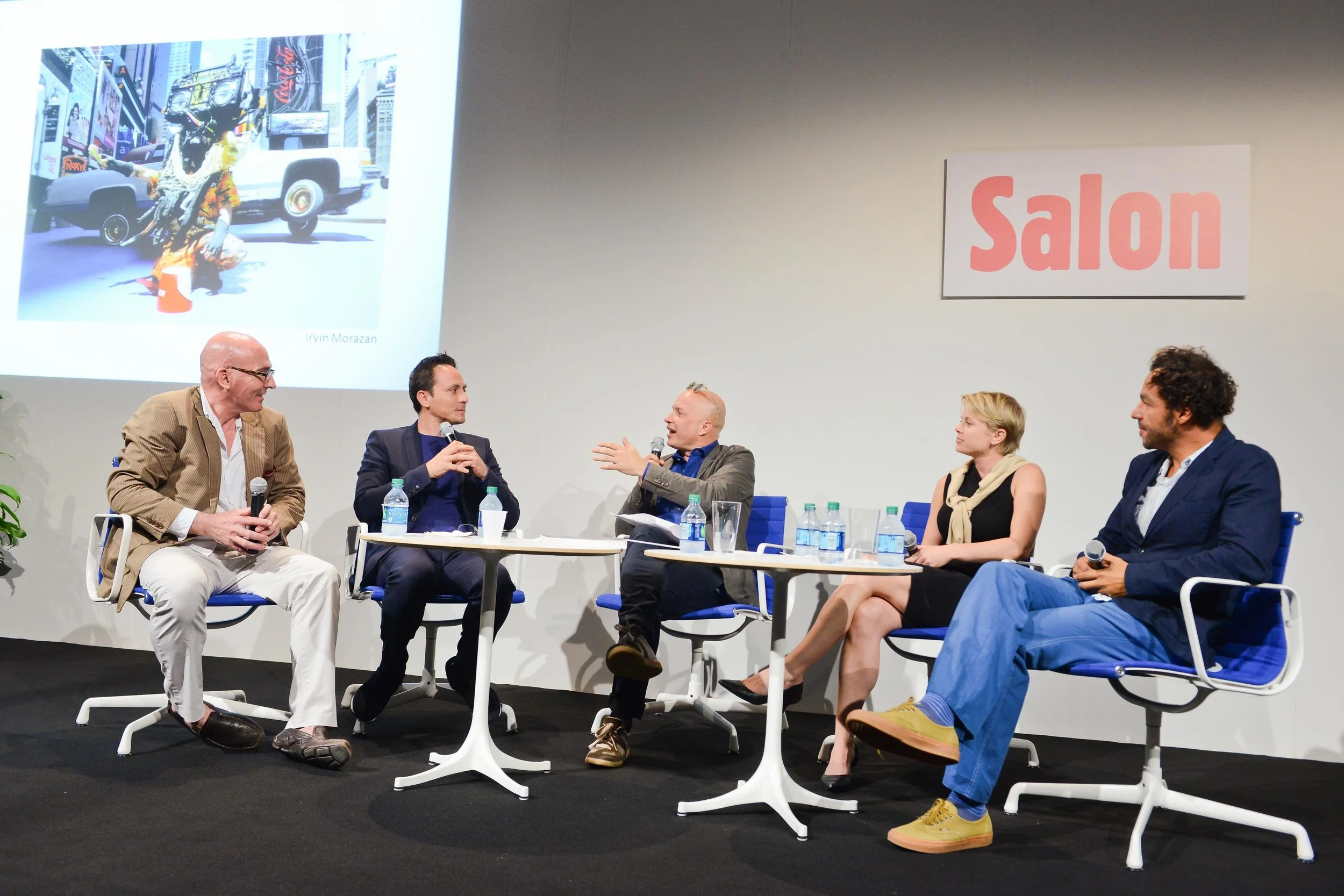 Poet, collector and featured Y.ES interviewee Tom Healy. Y.ES Founder Mario Cader-Frech, Y.ES Director Claire Breukel and Artist Simón Vega being interviewed by Art Basel Miami Beach Chairman and Beyeler Foundation Director Sam Keller. Poeta, coleccionista y entrevistado en el libro de Y.ES Tom Healy. Fundador de Y.ES Mario Cader-Frech, Directora de Y.ES Claire Breukel y artista Simón Vega, siendo entrevistados por el presidente de Art Basel Miami Beach y director de Beyeler Foundation Sam Keller.