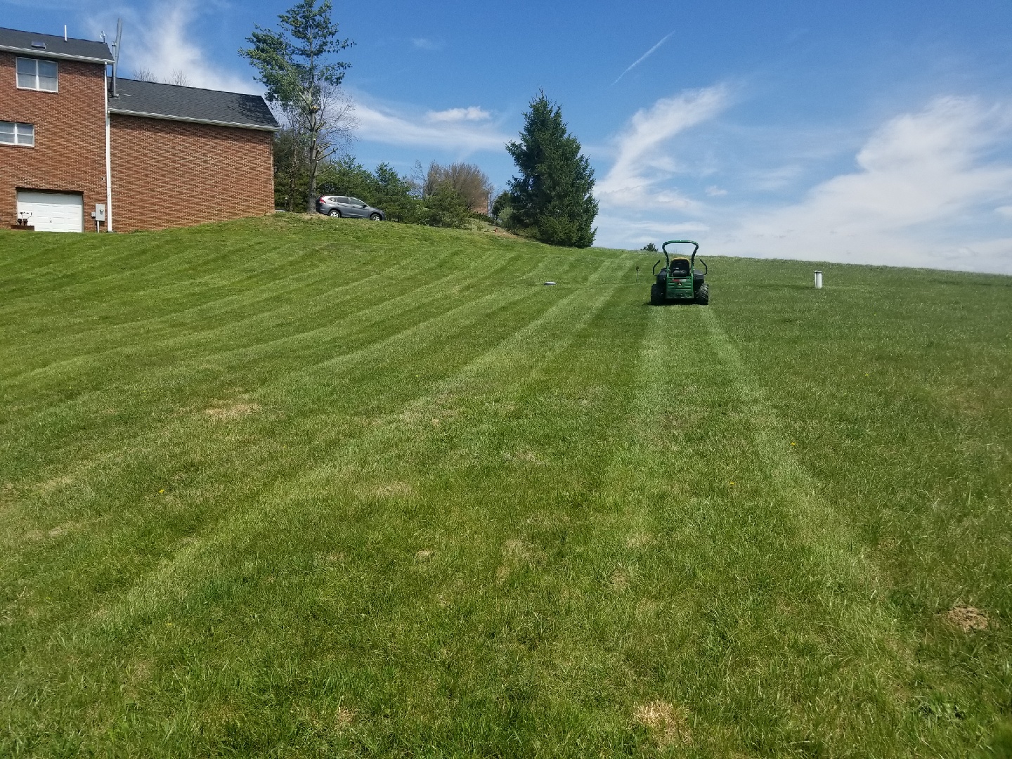 lawn-maintenance-Christiansburg-Virginia.jpg