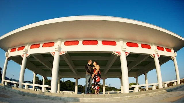 Wedding couple inside Hong Kong pagoda