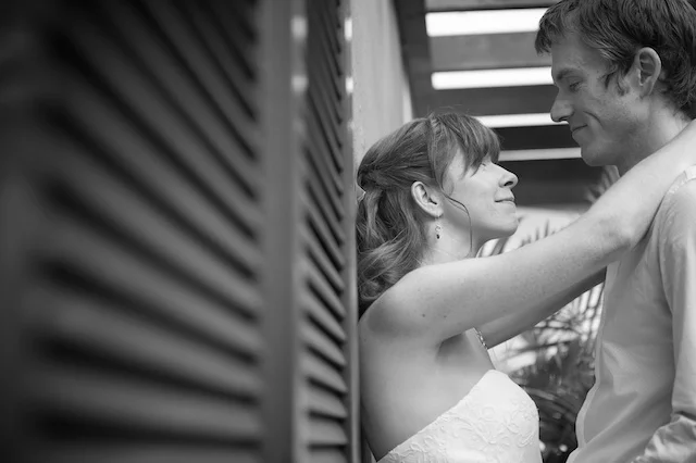 Hong Kong Wedding portrait session outdoor bride and groom leaning black and white