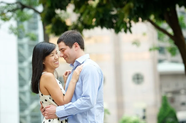 Hong-Kong-Engagement-Session-Outdoor-Statue-Square-Central-Bride-and-Groom-Smiling