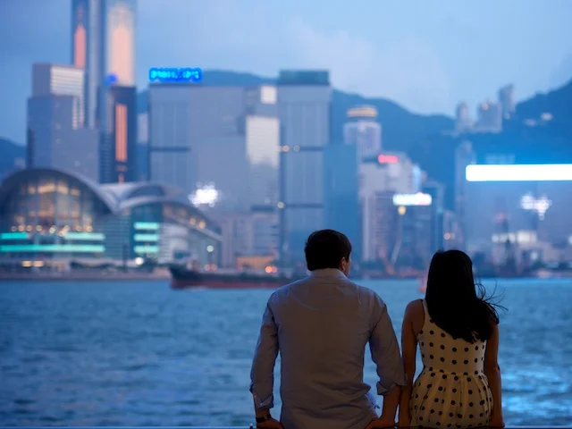 Hong-Kong-Engagement-Session-Outdoor-Portrait-Tsim-Sha-Tsui-Bride-and-Groom-Waterfront-Back