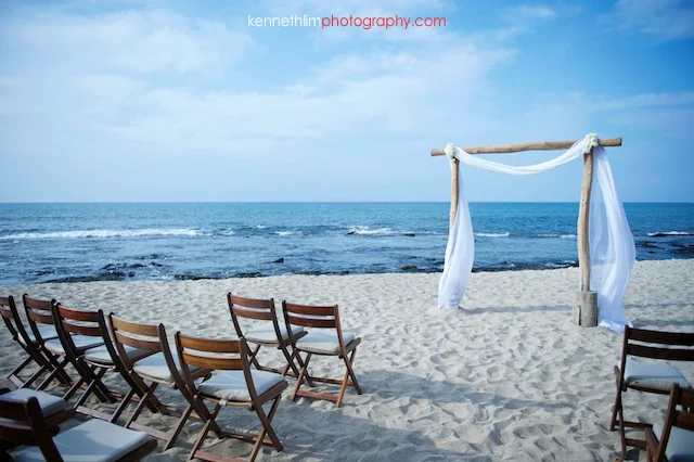 Kona Hawaii US Wedding outdoor beach ocean alter