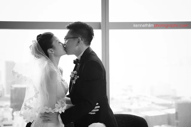 Hong Kong Wooloomooloo Prime wedding first kiss bride groom