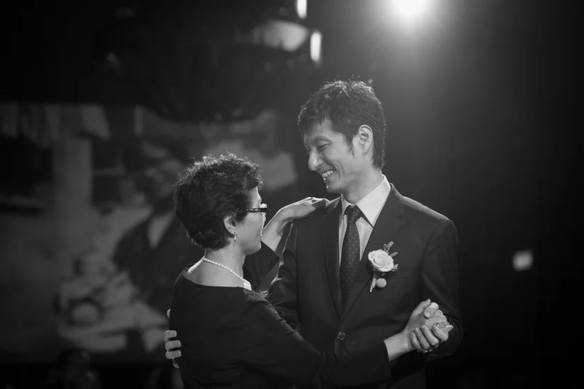 Hong Kong Wedding Photography Four Seasons banquet mother and groom dance