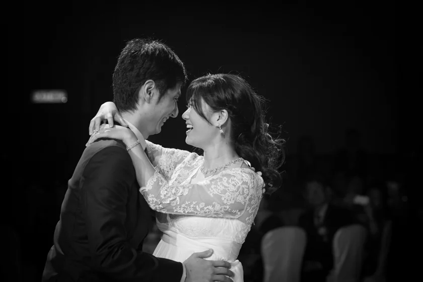 Hong Kong Wedding Photography Four Seasons banquet bride and groom first dance