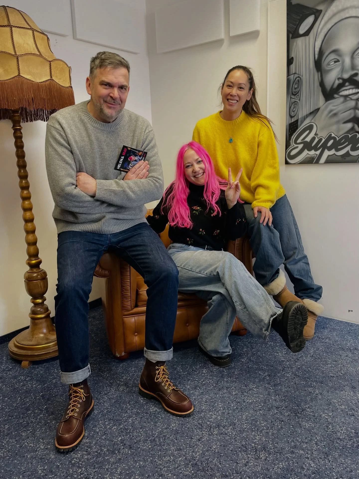 DANKE SUPERFLY ✌🏻🇦🇹✨

Always a funky delight to visit the @radio_superfly studio &amp; catch up w/ @mimihie &amp; @monsieursmoab 😍 &lsquo;Outta Sight&rsquo; single &amp; official &lsquo;Puzzle Pieces&rsquo; Vinyl Album is &ldquo;coming soon&rdquo