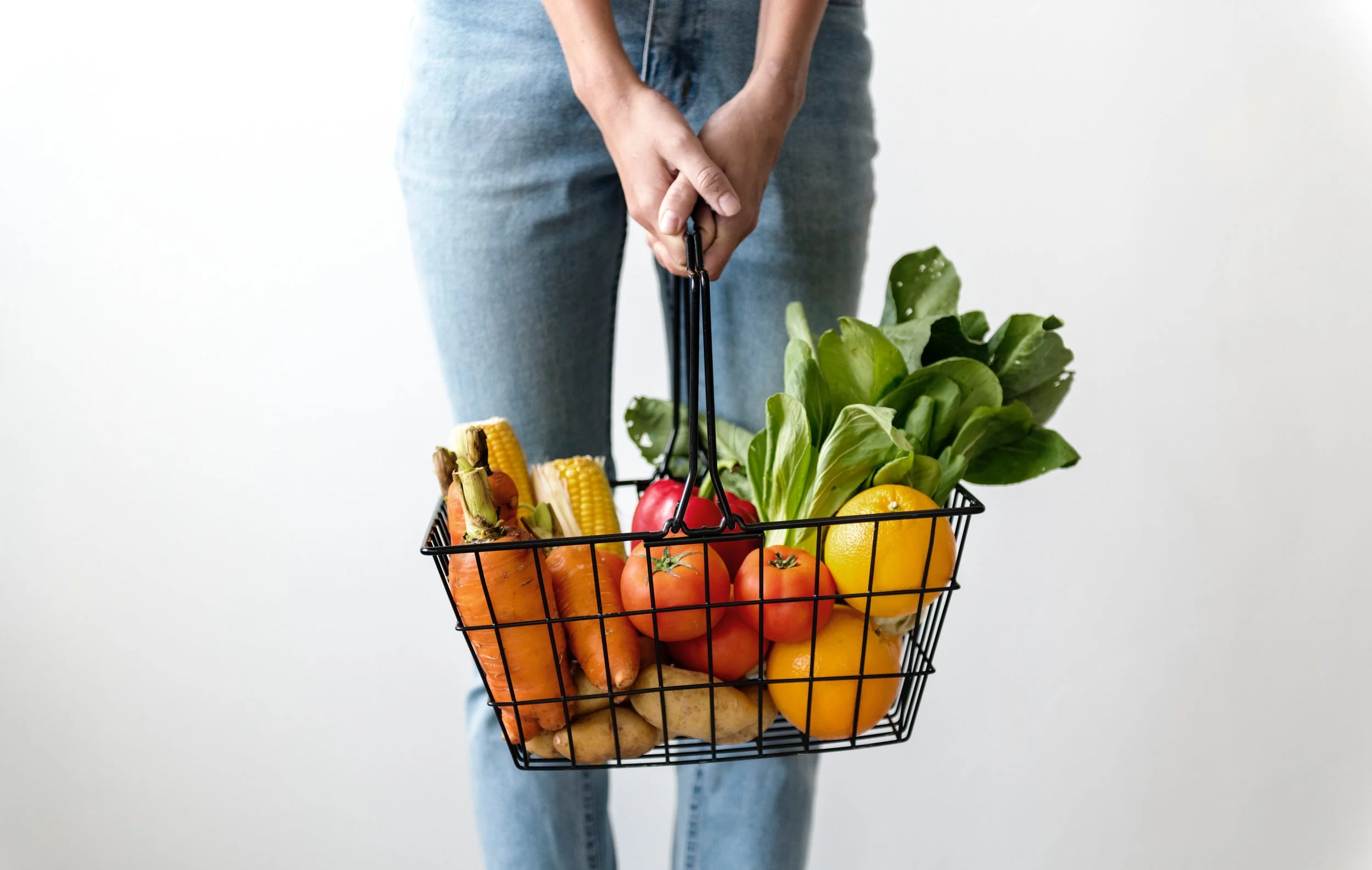alone-basket-carrots-1389103.jpg