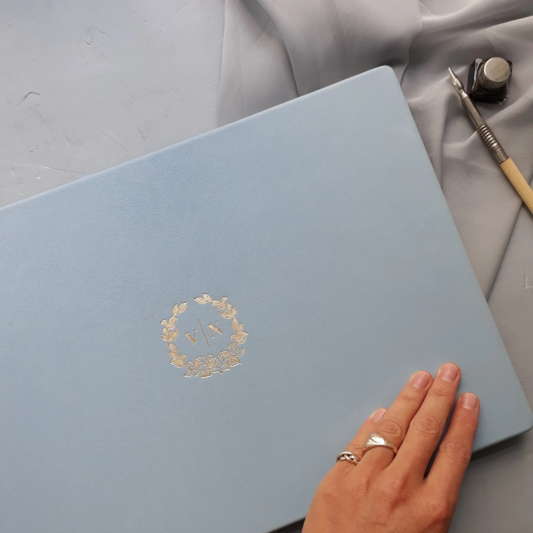Guestbook V&N_Carissimo Letterpress.jpg