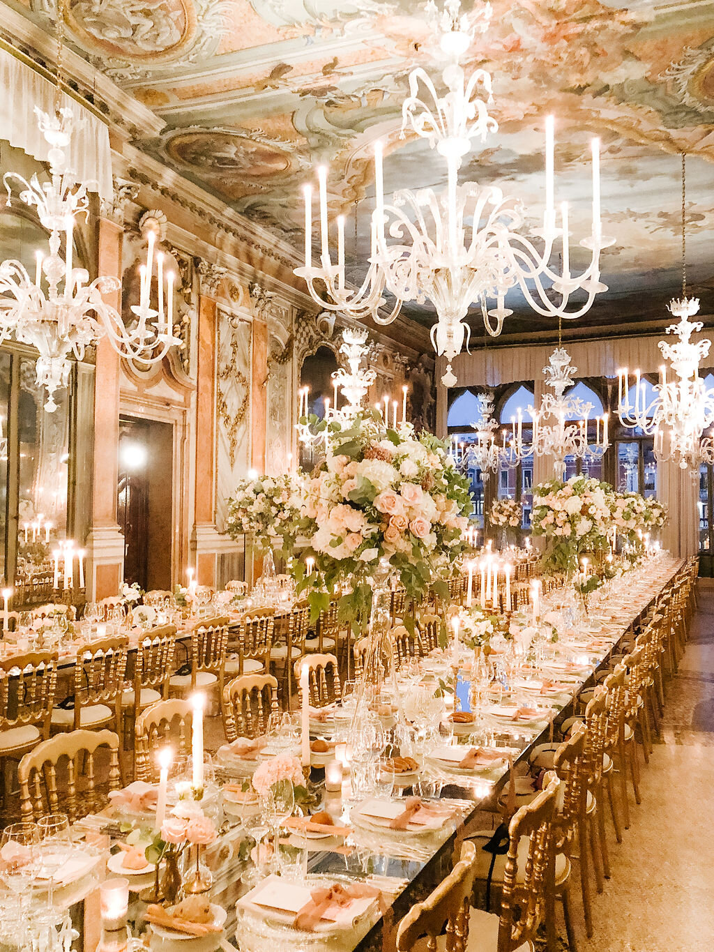 Venice destination wedding glamorous tablesetting at Palazzo Pisani Moretta