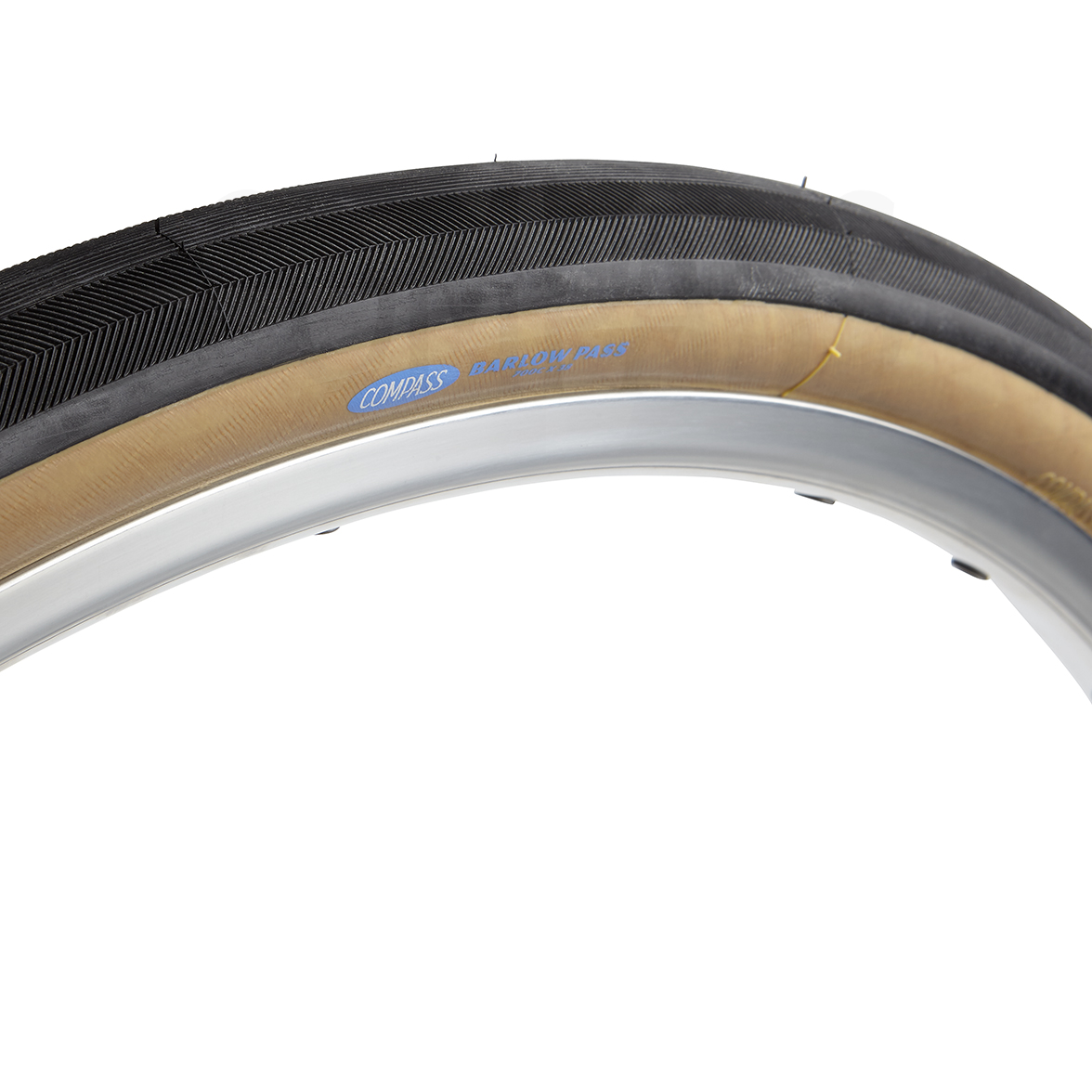  Compass tires has the Barlow Pass to keep things nice and comfortable. Measuring 700 X 38mm. 