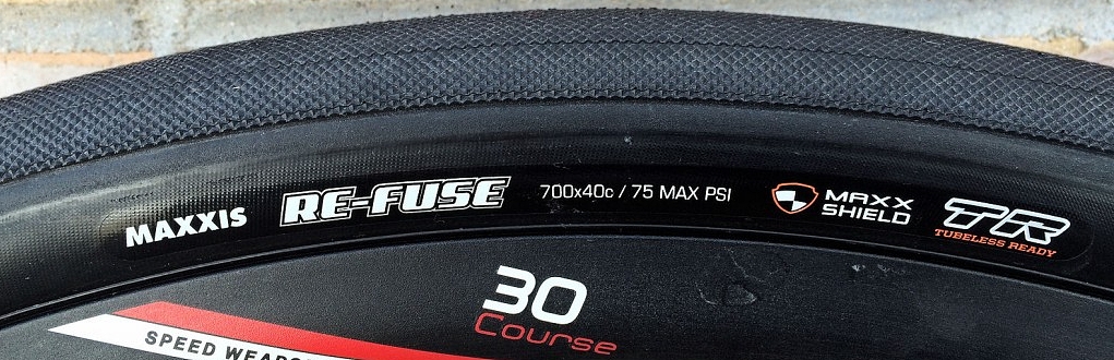  The Maxxis Re-Fuse is tubeless ready and is 40mm wide. Plenty of girth for the back roads. 