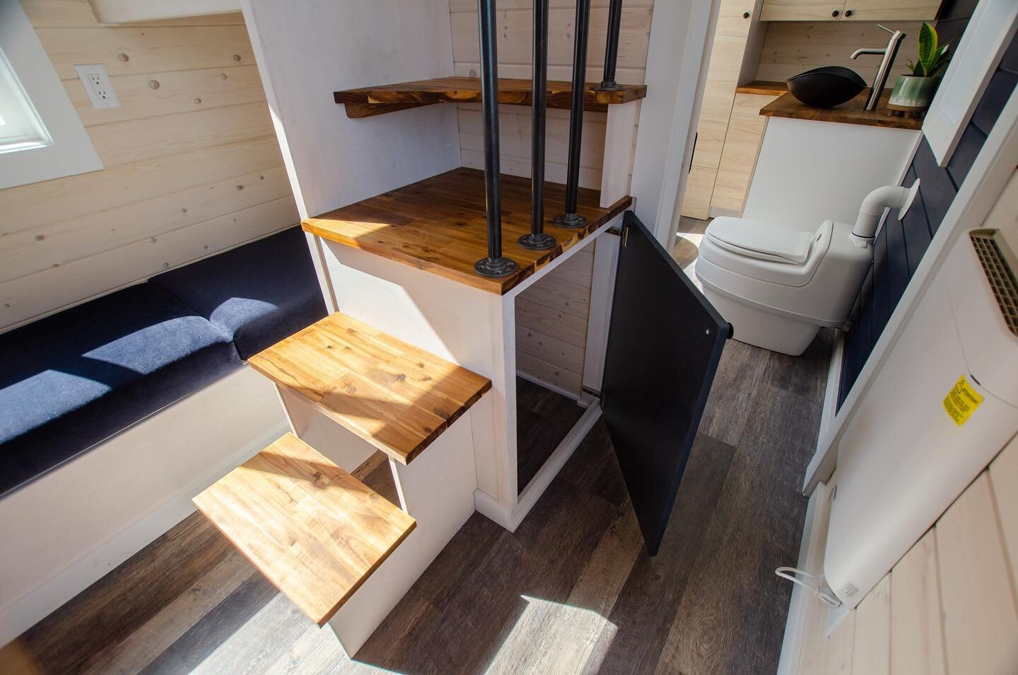Ontario's Cheap Tiny Homes Let You Live Your Best Minimalist Life - Narcity