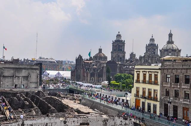 Setecientos A&ntilde;os De Historia En Una Sola Foto. Z&oacute;calo, La Ciudad De M&eacute;xico, M&eacute;xico #zocalo #distritofederal #mexicocity #aztec #tenochtitlan