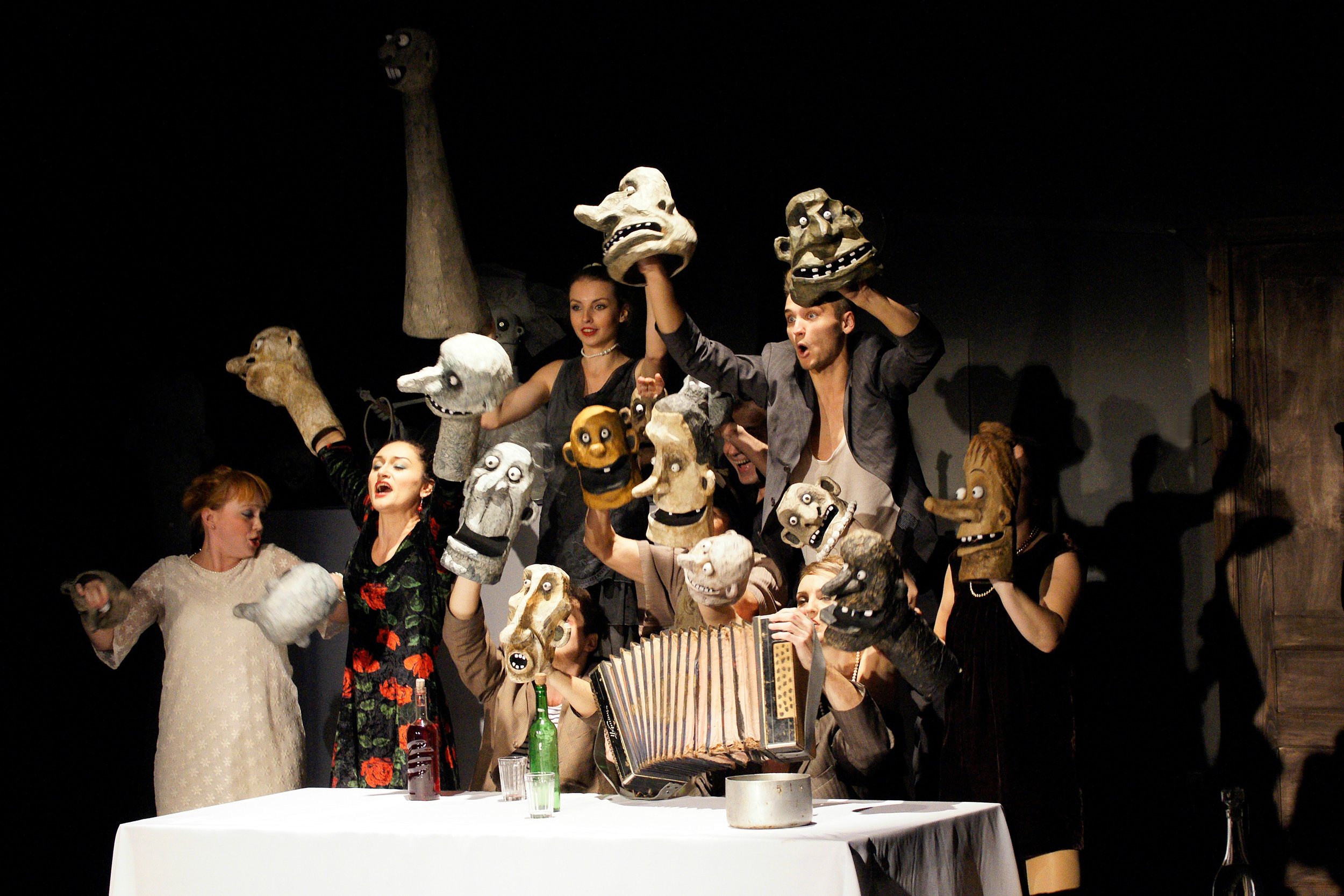    Babel’s Grandmother . Odesa Regional Puppet Theater.    Photo by Sergii Geveliuk  
