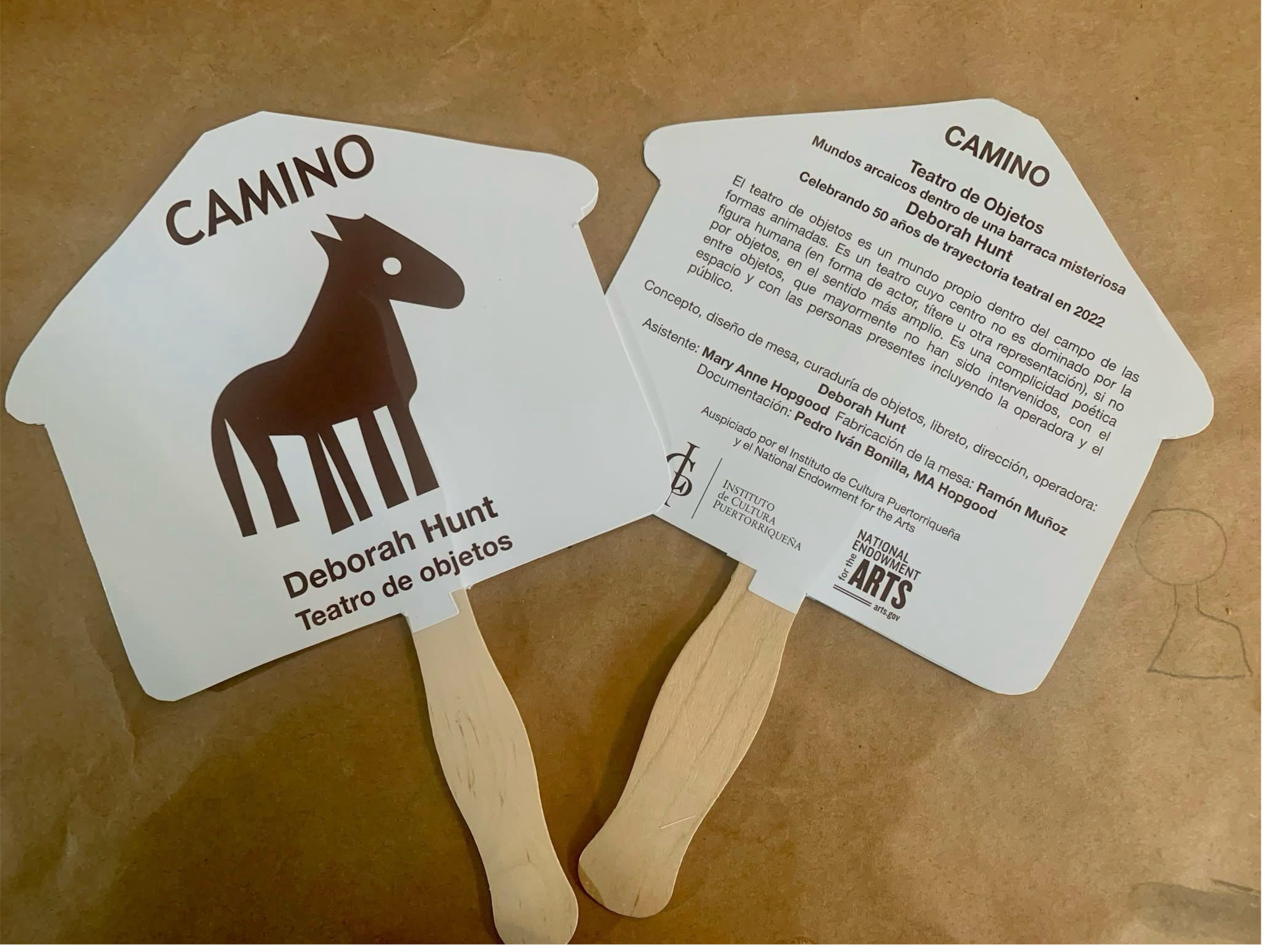 Program that doubled as a fan with horse image generated by Midjourney. Photo: Deborah Hunt. Programa que al vez fingio como abanico de mano con una imagen del caballo generada por Midjourney. Foto: Deborah Hunt.