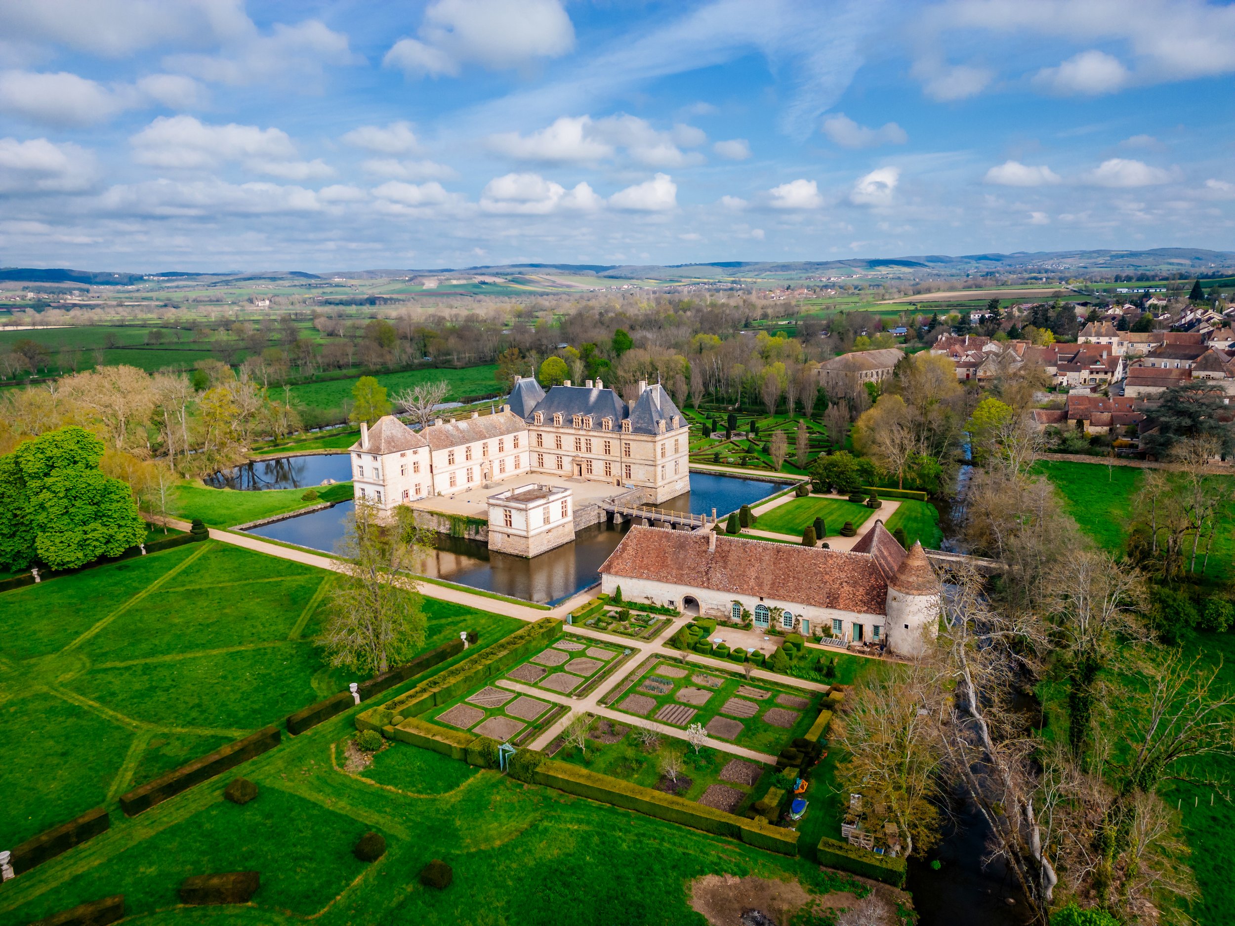 FR_Chateau Cormatin_PhotogVV_DJI_0040.jpg