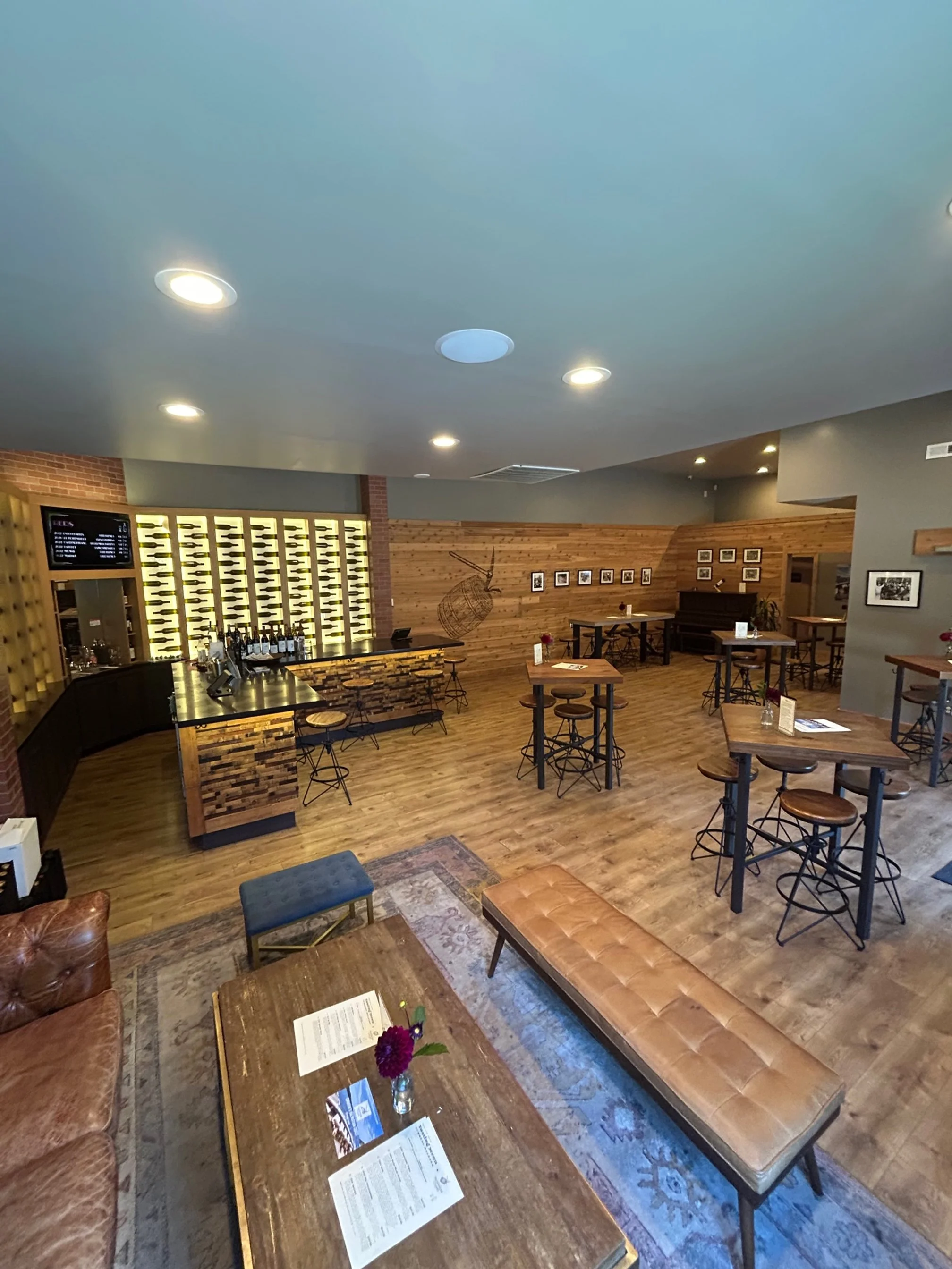 tasting room.JPG