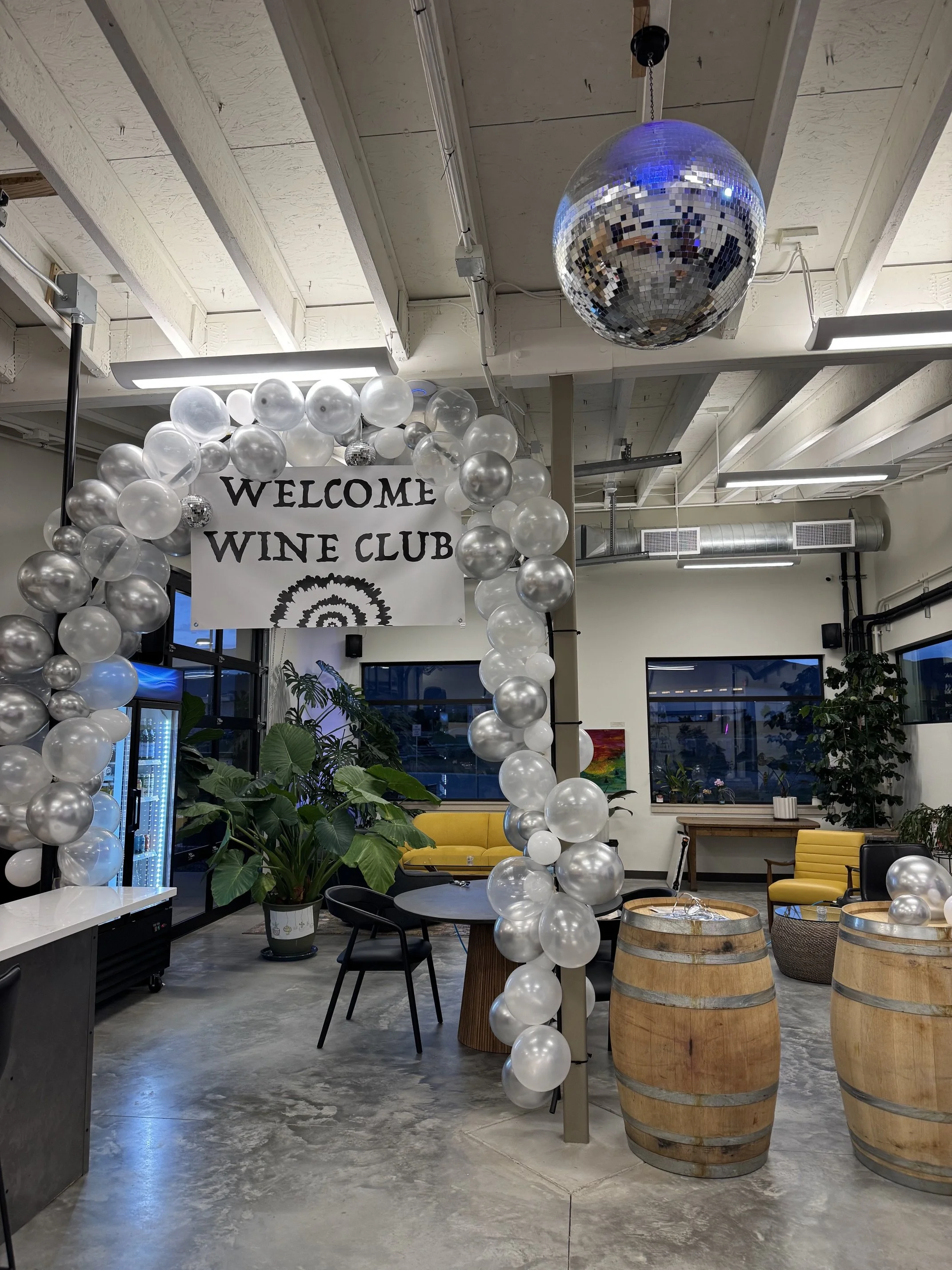 tasting room inside.jpg
