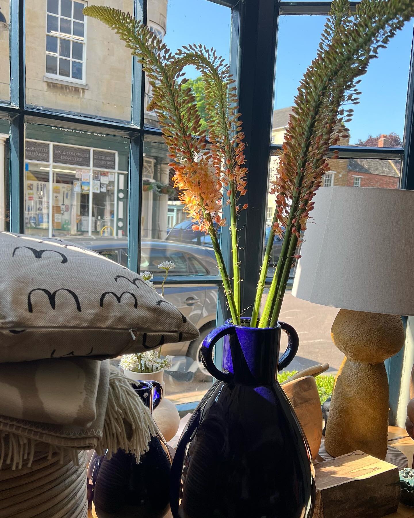 We can&rsquo;t get enough of these blue skies, sunshine flooding in our windows again today. Perfect ☀️#windowdisplay #homewares #textiles #vases #lamps #textures #fabulousflowers #uppingham #oakham #rutland #homedecor #leicestershire #leicester