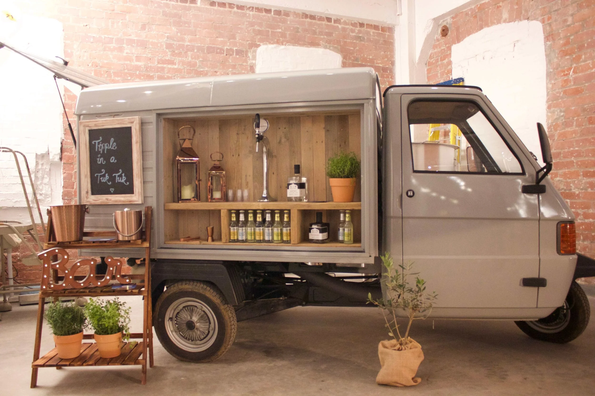 gin-and-prosecco-van-71-Brewing