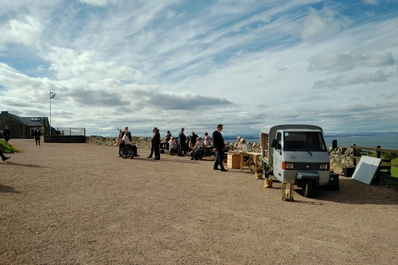 gin-and-prosecco-van-Kinkell-Byre