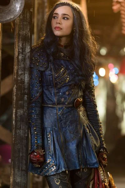 Descendants-2-10.jpg