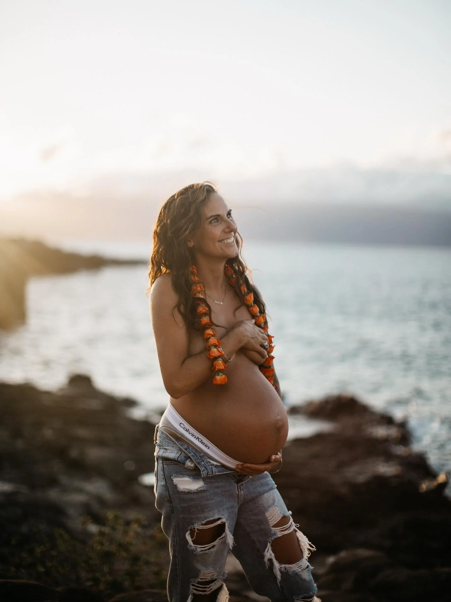 Sun Kissed Maui Mama. 

What I love the most about this photo is she&rsquo;s looking up at her boys play, just so much in love ✨