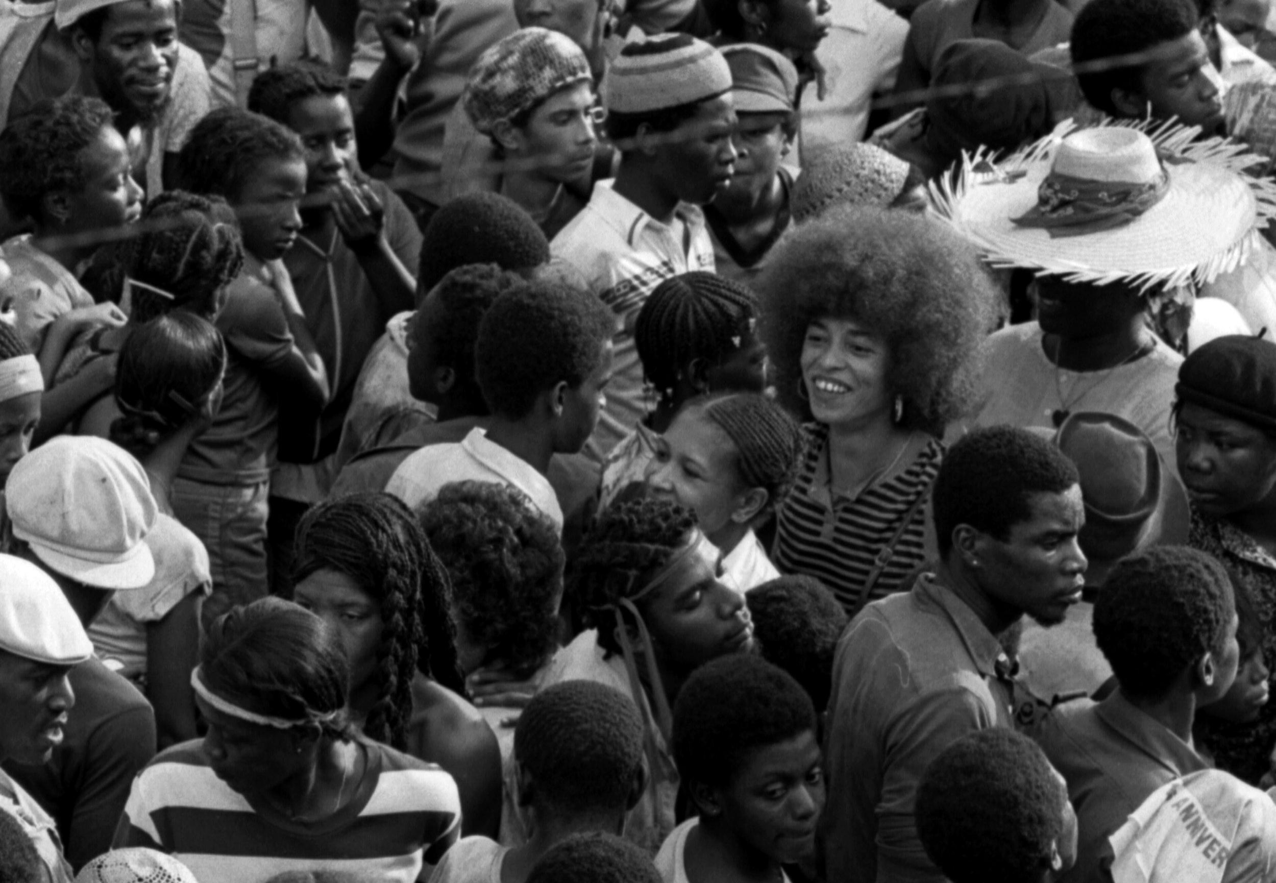 THEHOUSEONCOCOROAD_AngelaDavis.jpg