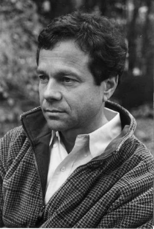 800px-Alanlightman.jpg