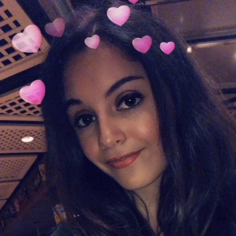 Hannah Bruckheim ‘22 Hannah is a freshman from Rockville, MD. On campus, she’s involved with The Barnstormers, Shaking Hands, and Epidemic Proportions. Hannah has seen 100 bands live in concert, and her favorite spot on campus is Gilman!