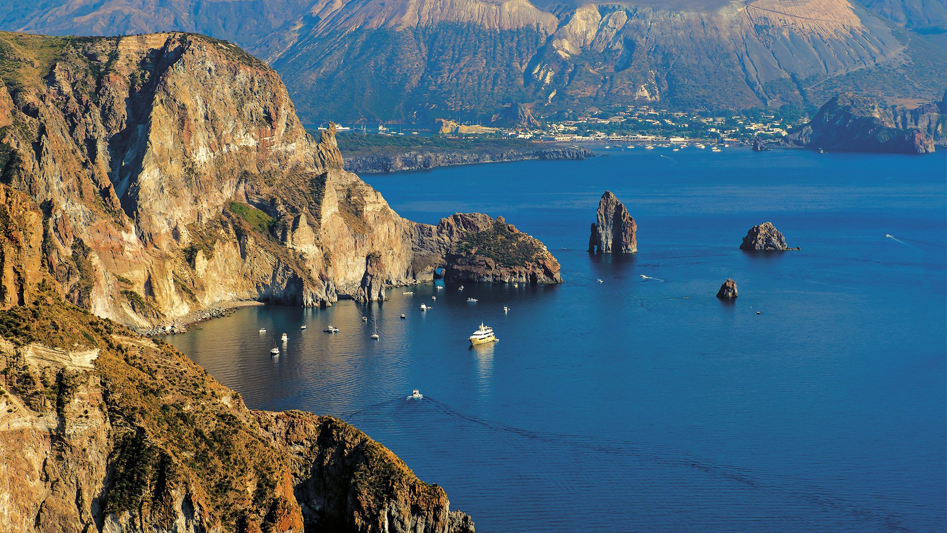 Aeolian islands view .jpg