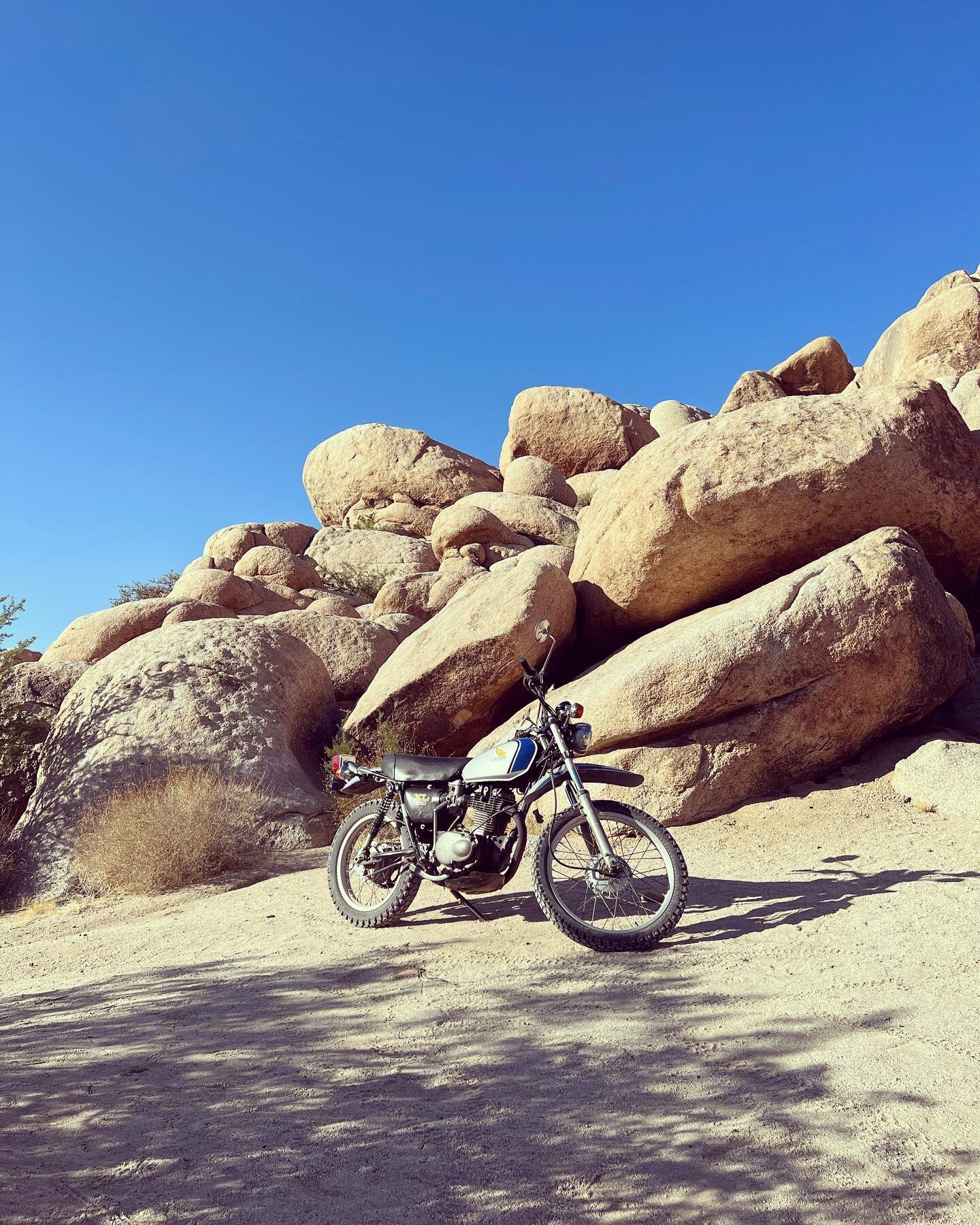 Stole a moment to focus on important things 🏍️☀️💙

#1974hondaxl350