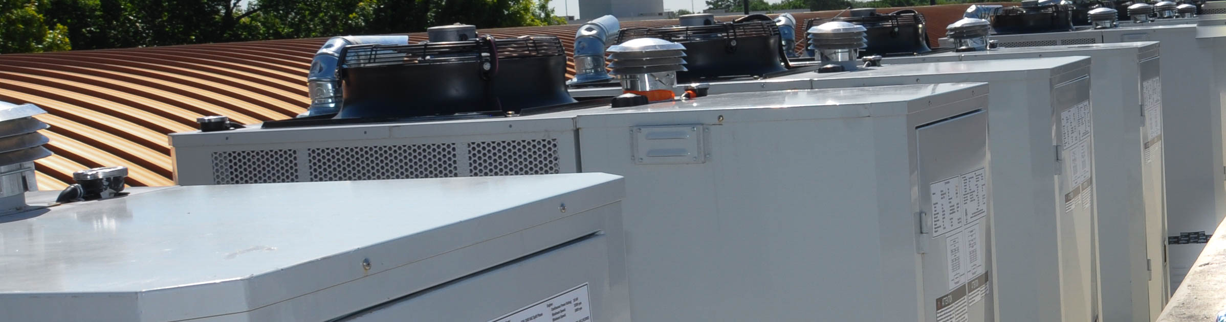 24 CCHP units coupled with 464 solar panels producing 144 kW power. CCHP units may be scaled up to and beyond 1MW depending on the application