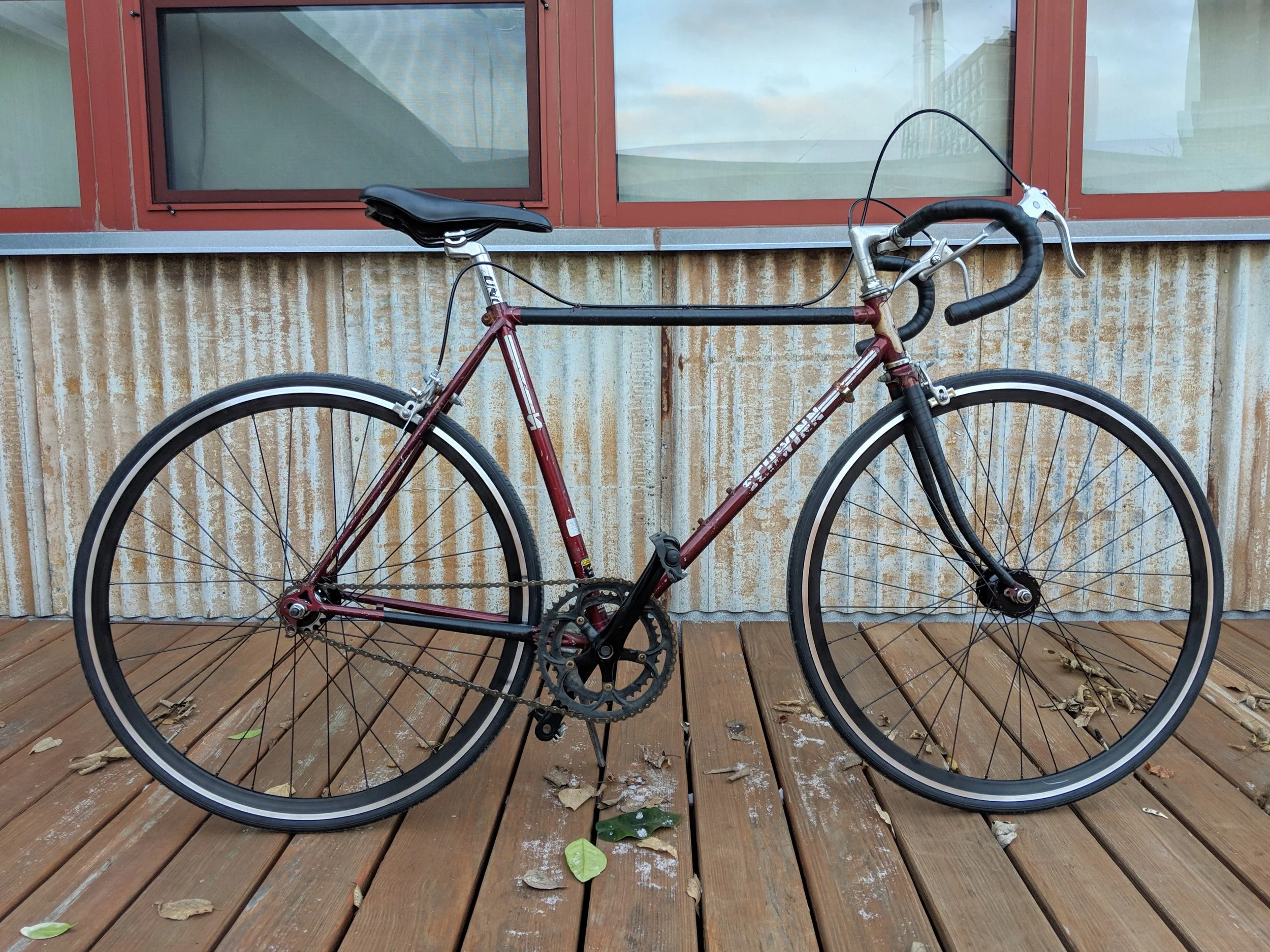 52cm Red Schwinn Sport