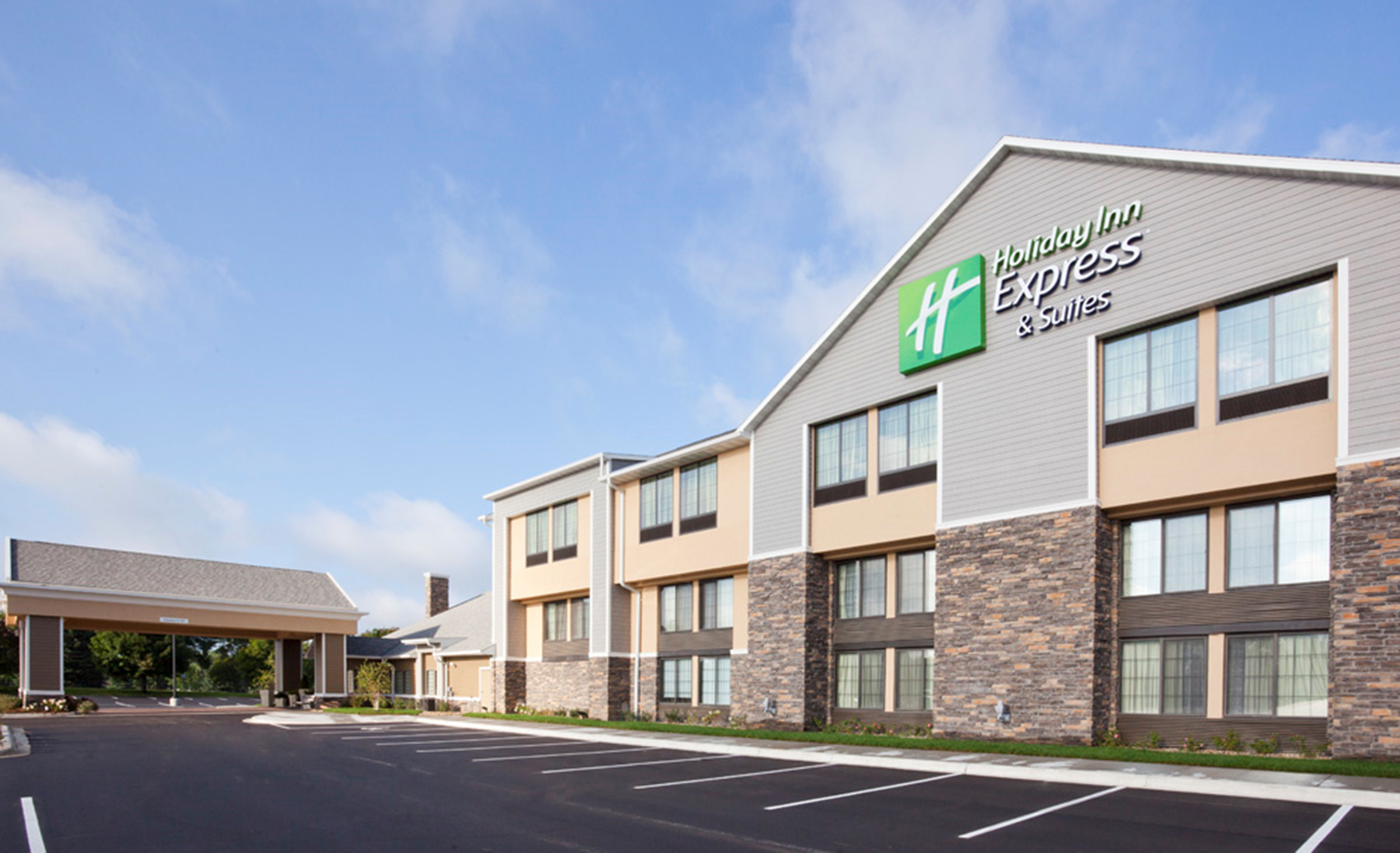 Daytime outside view of the of Legacy Property in Willmar, MN