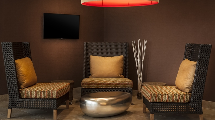 Seating area at the Hilton Garden Inn in Bettendorf, IA