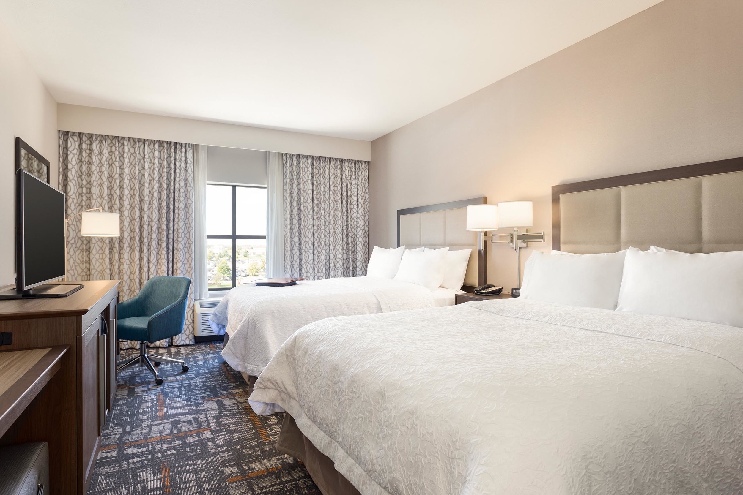Bedroom in the Hampton Inn & Suites in West Des Moines, IA