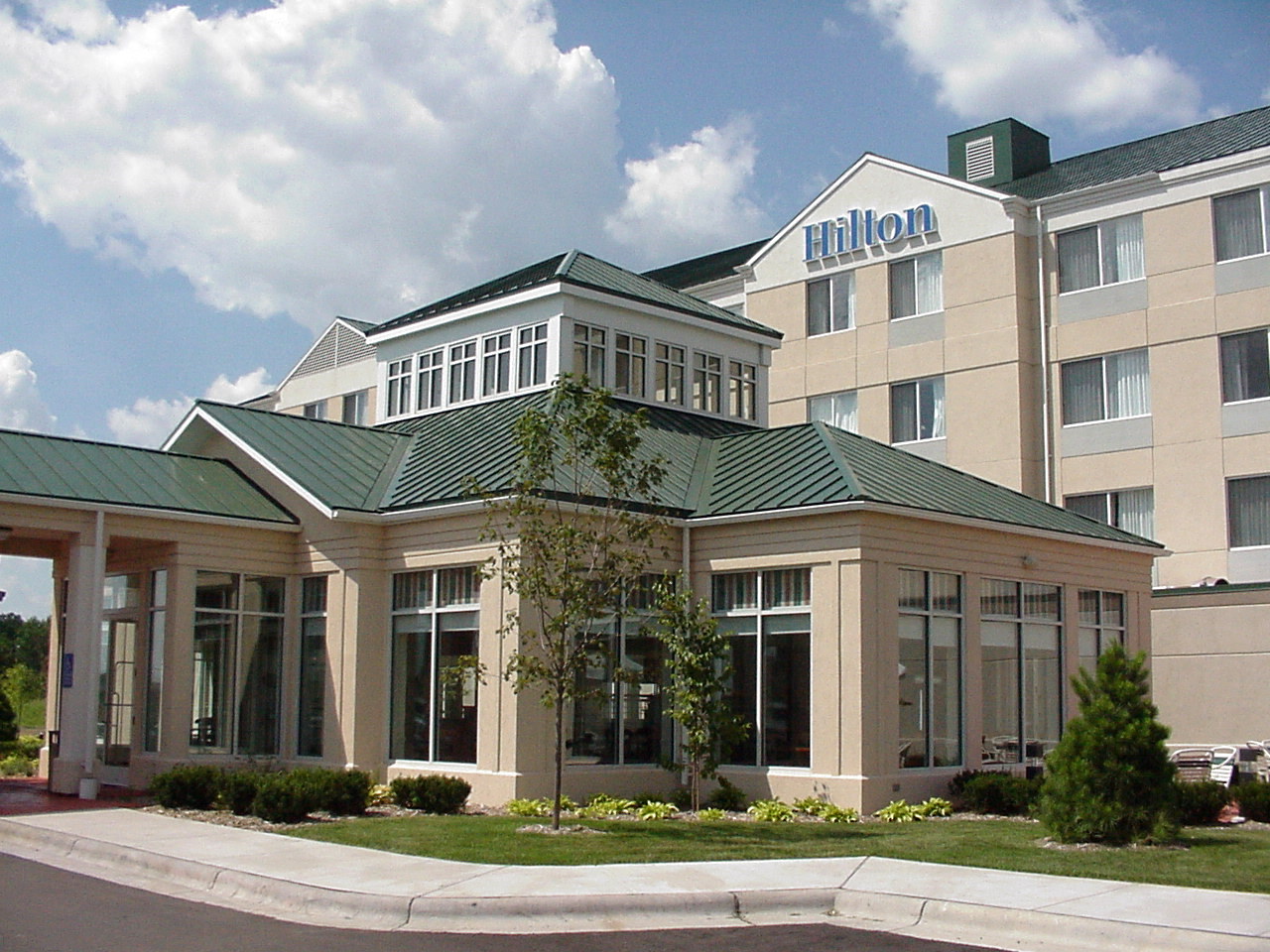 Outside view of the Hilton Garden inn in Shoreview, MN