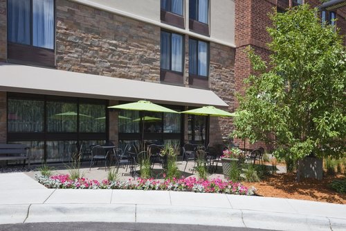 Outdoor seating area in the the Holiday Inn Express in Bloomington, MN