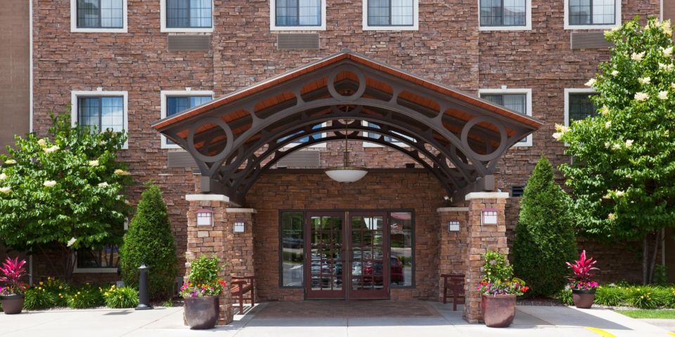 Outside view of the Staybridge Suites in Bloomington, MN