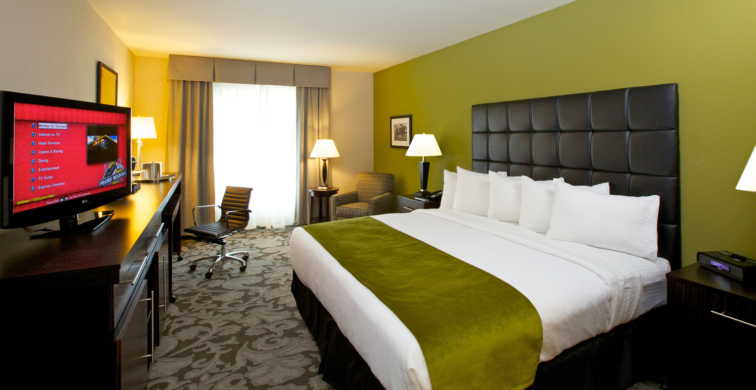 Bedroom in the Prairie Meadows Resort and Casino in Altoona, IA