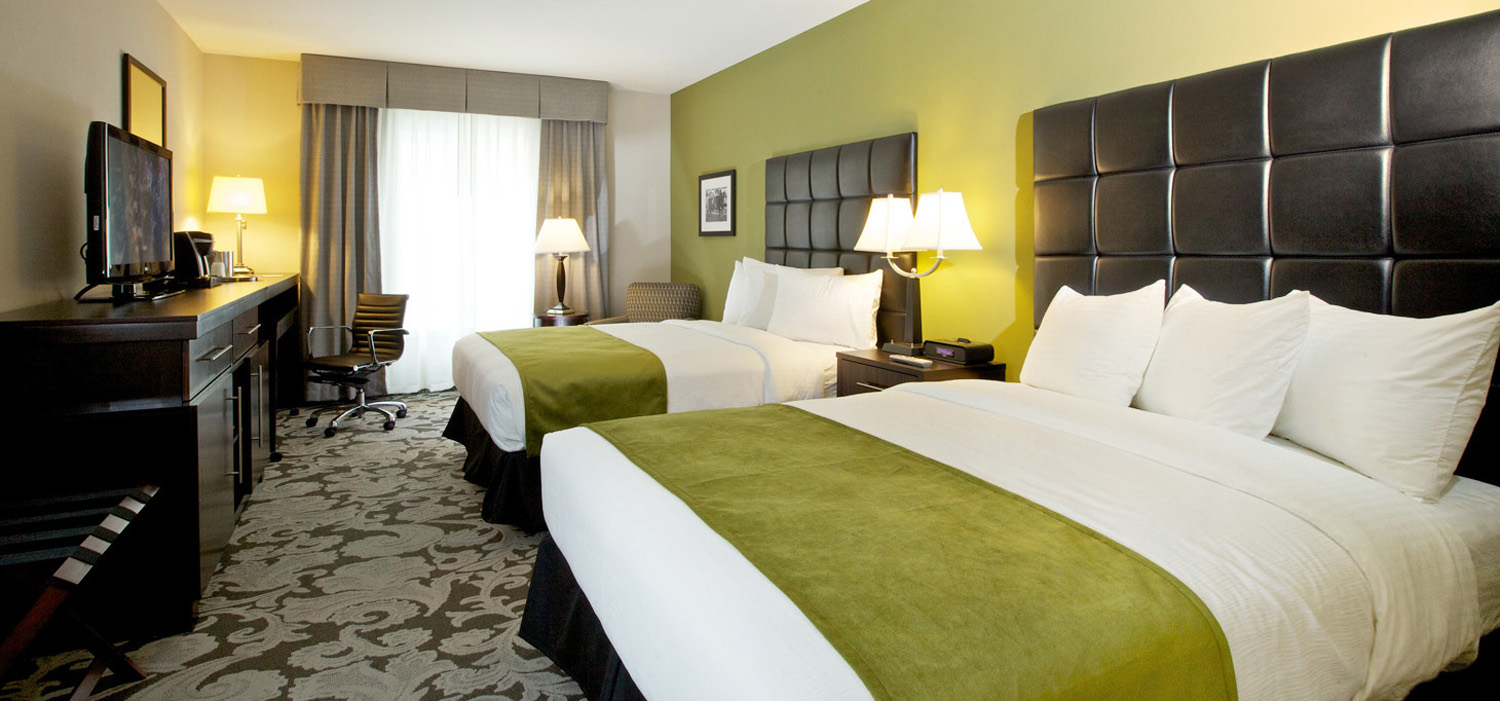Bedroom in the Prairie Meadows Resort and Casino in Altoona, IA