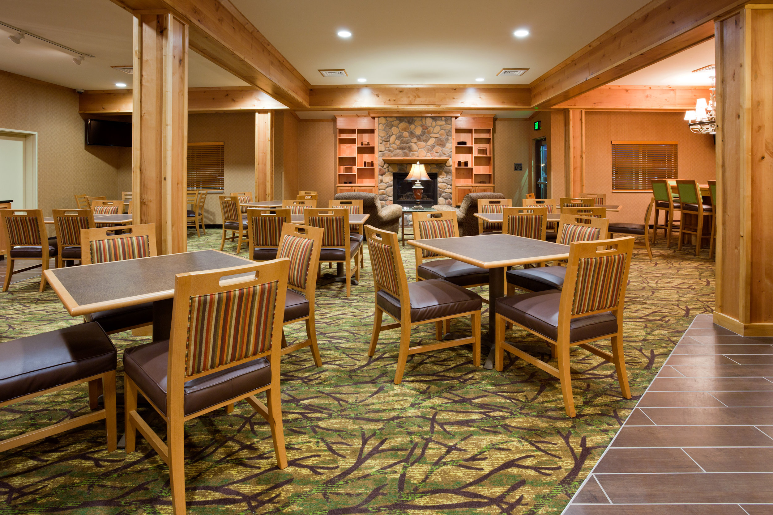 Breakfast seating area in the the Souris Valley Suites in Minot, ND