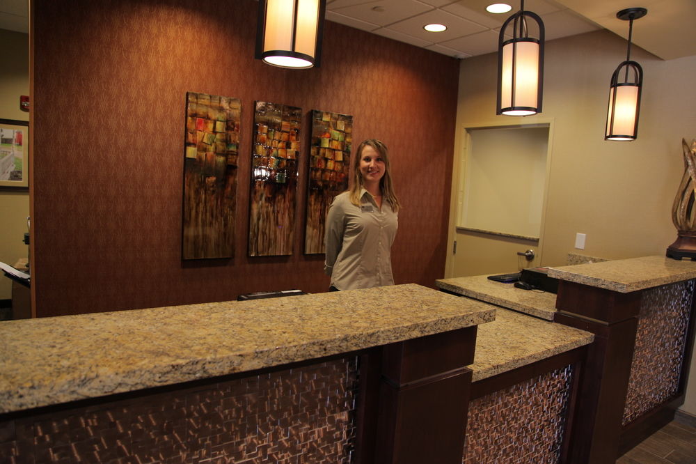 Front desk at the Little Missouri Inn & Suites in Watford City, ND