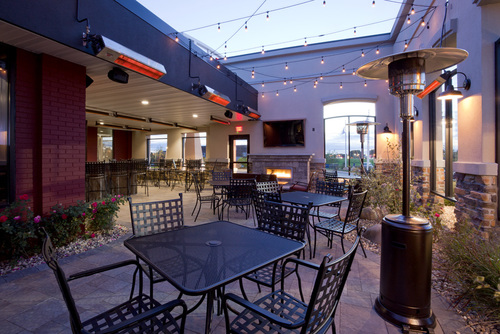 Outdoor seating area at Ruff’s Wings & Sports Bar in Willmar, MN