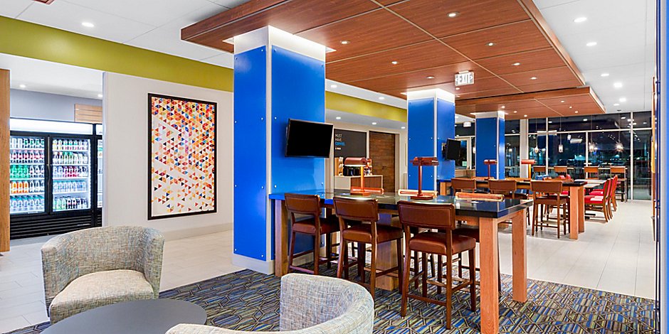 holiday-inn-express-and-suites-union-gap-5704133529-2x1.jpg