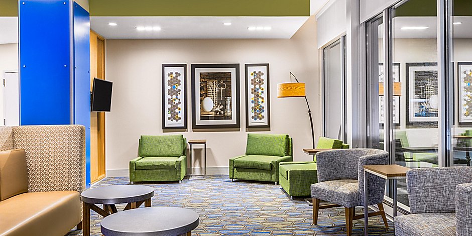 holiday-inn-express-and-suites-union-gap-5704133781-2x1.jpg