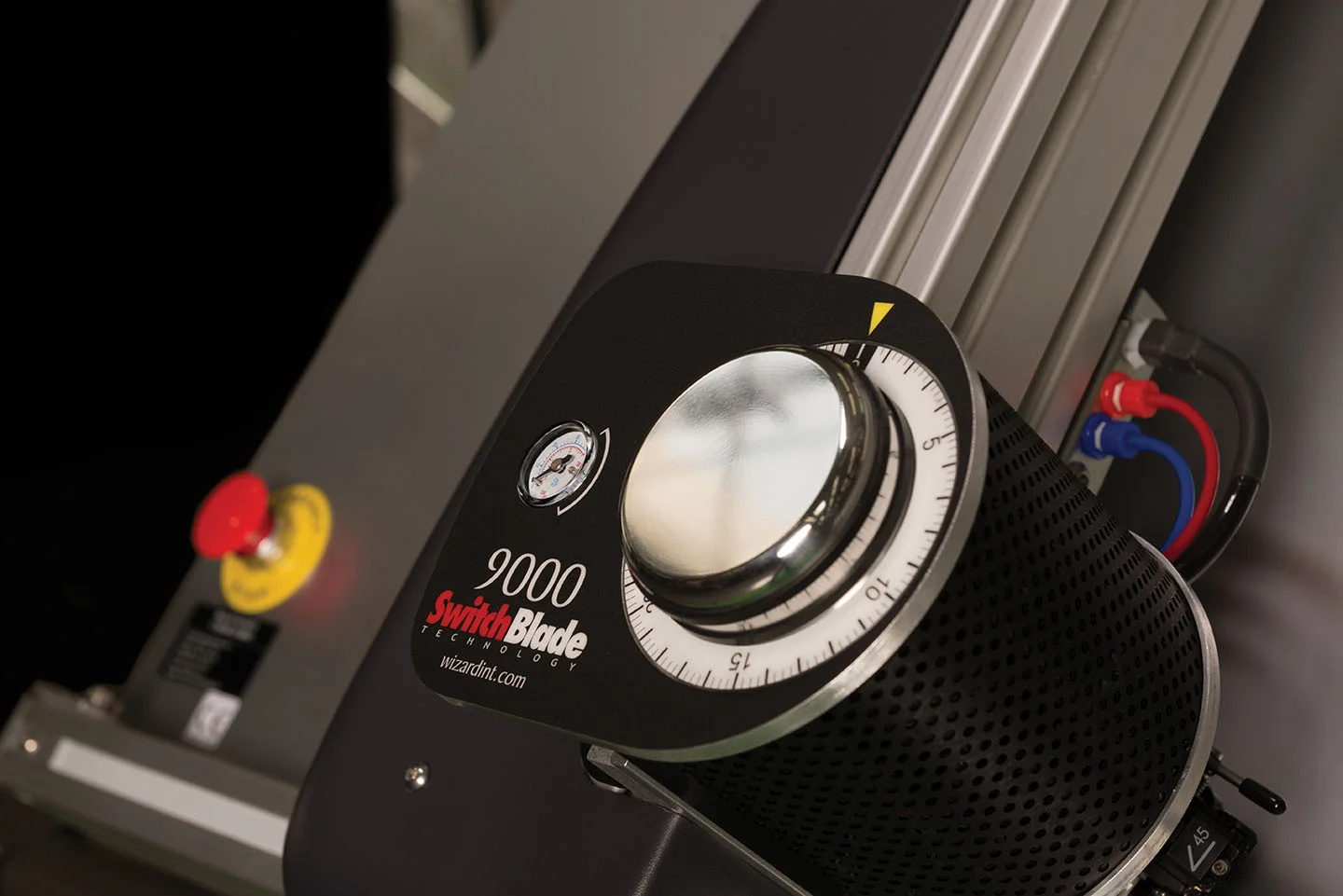 CMC9000_closeup_RGB.jpg